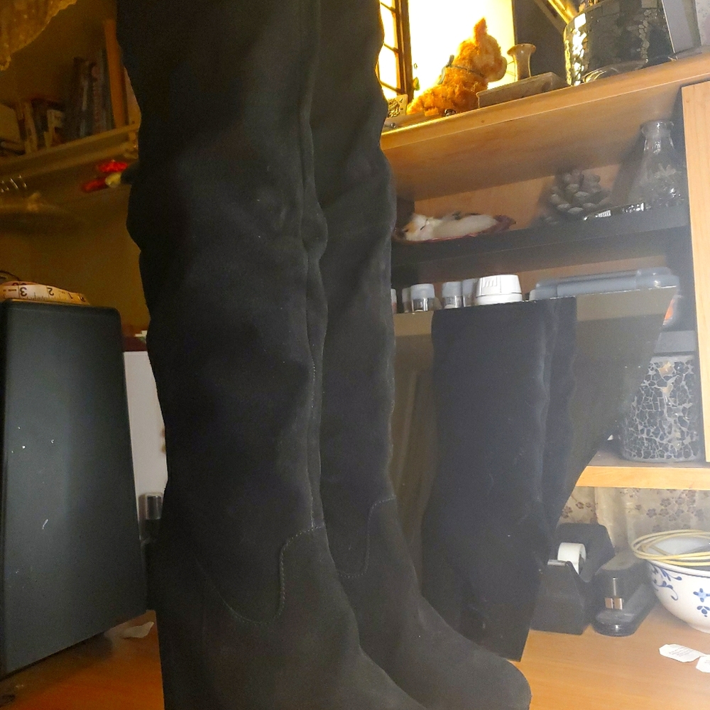 NWOB Steve Madden Black Suede Thigh Knee High Chunky Heel Semi Slouchy Boots